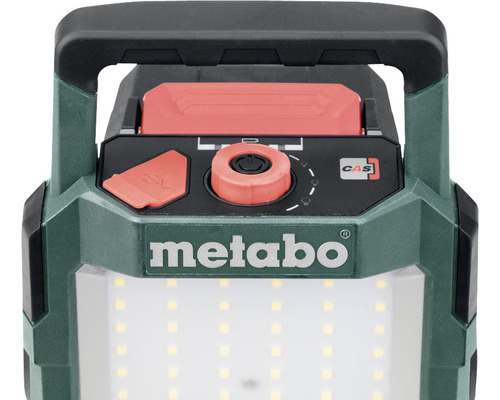 Logo Metabo sur une lampe de chantier