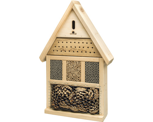 Insektenhotel aus Holz mit verschiedenen Füllmaterialien