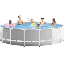 Aufstellpool mit Badenden der Marke Intex