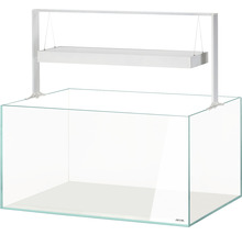 Leeres Glasaquarium mit Aufsetzleuchte