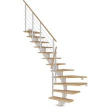 Escalier peu encombrant avec marches en bois et garde-corps avec câbles en acier inoxydable.