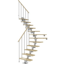 Raumspartreppe mit Holzstufen und Metallgeländer