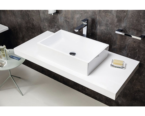 Modernes Badezimmer mit rechteckigem Aufsatzwaschbecken auf einer Ablagefläche
