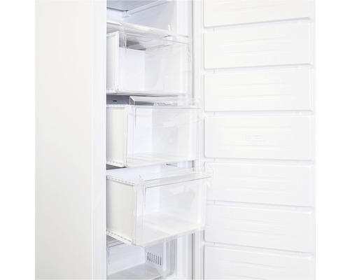 Congélateur ouvert avec tiroirs