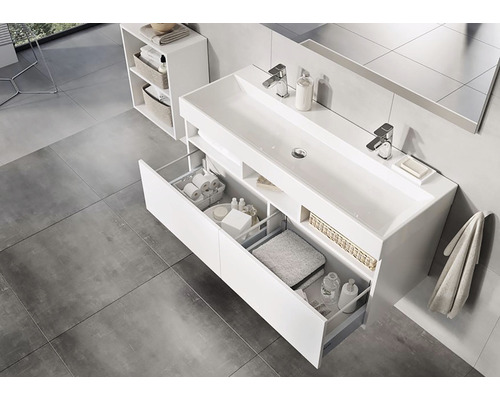 Waschtischunterschrank RAVAK SD Natural BxHxT 120x45x45 cm weiss hochglanz Modernes Badezimmer mit Waschbeckenunterschrank, offenem Schubfach und Aufbewahrungslösungen.