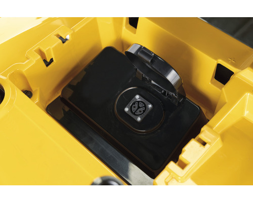 Prise électrique dans un boîtier jaune