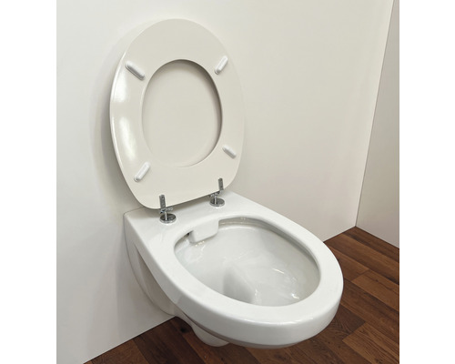 Wand-Tiefspültoilette mit offenem Spülrand und WC-Sitz