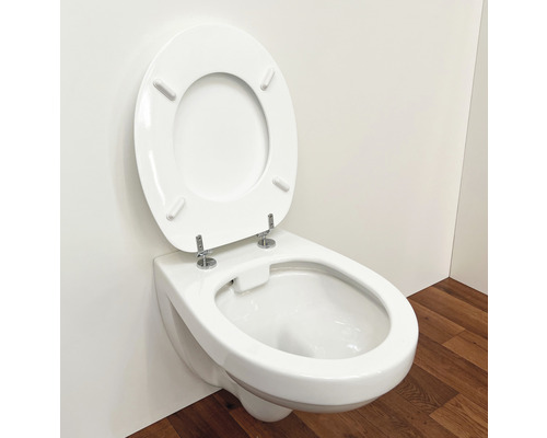 WC suspendu à fond creux avec bride ouverte et siège de WC