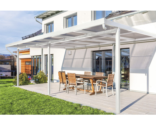Toiture de terrasse gutta Premium polycarbonate bronze 611 x 306 cm blanc Pergola de terrasse avec mobilier de jardin sur terrasse devant maison