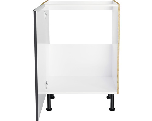 Meuble bas de cuisine avec porte ouverte et pieds