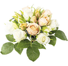 Strauß aus künstlichen Rosen