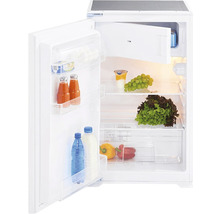 Réfrigérateur blanc ouvert avec des aliments