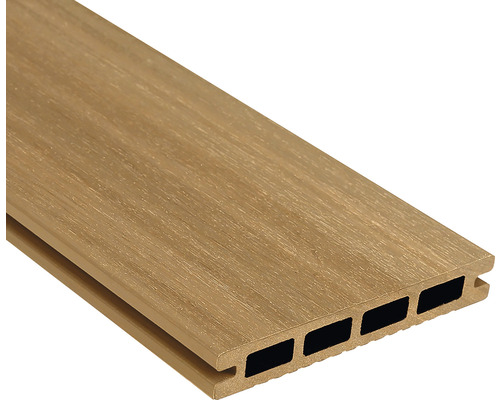 Terrassendiele aus Kunststoff mit Hohlkammern