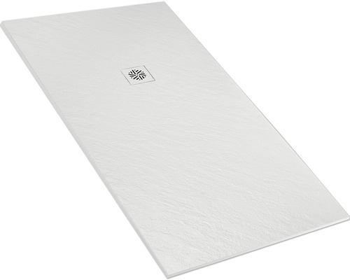 Weisse Duschwanne mit Ablaufgarnitur