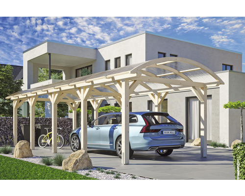 Carport individuel SKAN HOLZ Franken avec ancre de poteau 376 x 969 cm naturel Abri de voiture en bois avec toit transparent et voiture garée dessous devant une maison