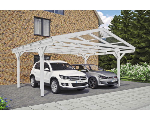 Carport double SKAN HOLZ Westerwald avec ancre de poteau 570 x 541 cm blanc Double abri de voiture en bois avec deux voitures garées devant une maison