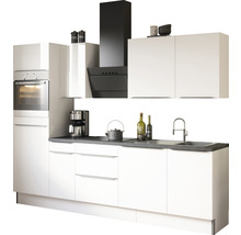 Cuisine complète avec placards hauts, hotte aspirante et évier