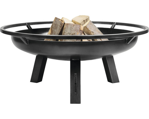 Feuerstelle aus Stahl mit Holz gefüllt