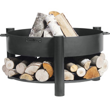 Feuerstelle aus Stahl mit Holzscheiten