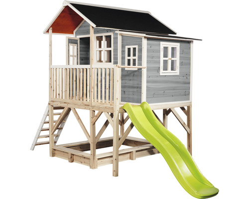 Spielhaus aus Holz mit Rutsche und Sandkasten