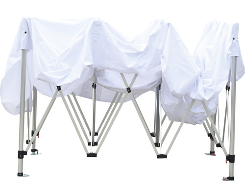 Tente de réception avec revêtement blanc et cadre métallique