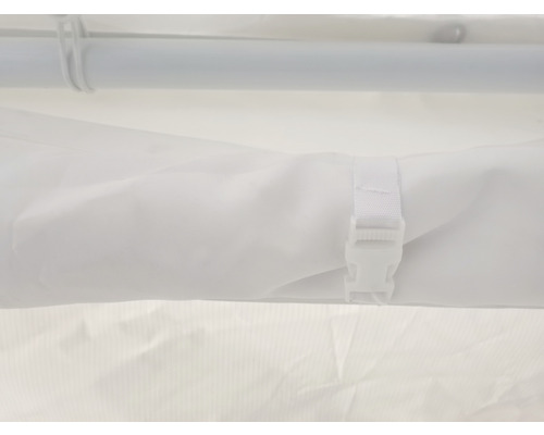 Vue détaillée d''une bâche de tente blanche avec fermeture