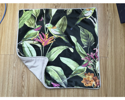 Coussin décoratif avec motif d''oiseaux et de plantes