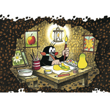 Illustration vom kleinen Maulwurf beim Malen in seinem Bau