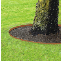 Baumumrandung aus Kunststoff im Garten