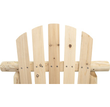 Vue détaillée du dossier d''une chaise en bois, fixée par des vis