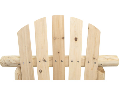 Vue détaillée du dossier d''une chaise en bois, fixée par des vis