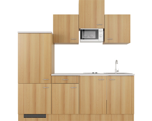 Cuisine équipée avec meubles bas, meubles hauts et micro-ondes