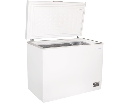 Gefriertruhe mit geöffnetem Deckel für die Lagerung von Lebensmitteln