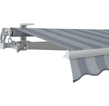 Markise mit Streifenmuster