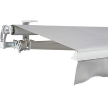 Vue détaillée d''un store banne avec armature en aluminium et toile de store