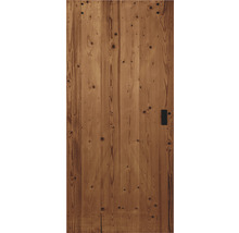 Holztür mit Türbeschlag