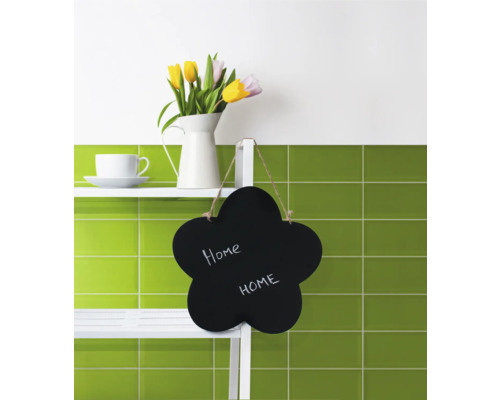 Dekorative Blume Tafel mit der Aufschrift Zuhause im Innenraum