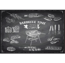 Illustration einer Grillparty mit verschiedenen Fleischsorten, Würstchen, Fisch und Grillzubehör auf einer Tafel.