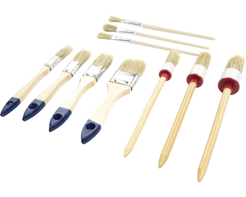 Divers pinceaux avec manche en bois pour travaux de peinture