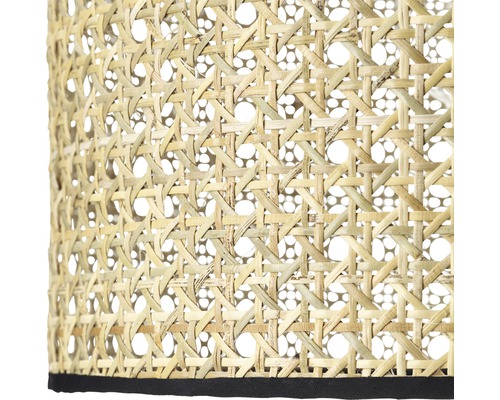 Vue détaillée d'un abat-jour avec motif en rotin