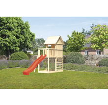 Tour de jeu en bois avec toboggan dans le jardin