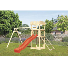 Spielturm mit Schaukel und Rutsche im Garten