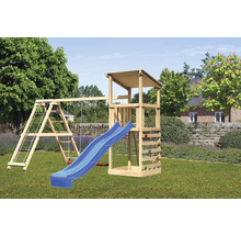 Spielplatz mit Schaukel, Rutsche und Kletterwand im Garten