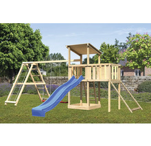 Aire de jeux en bois avec balançoire, toboggan et tour d''escalade dans le jardin.