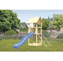 Tour de jeux en bois avec toboggan bleu dans le jardin.