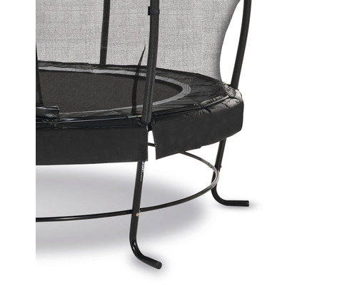 Vue détaillée d''un trampoline de jardin avec filet de sécurité et rembourrage de cadre.