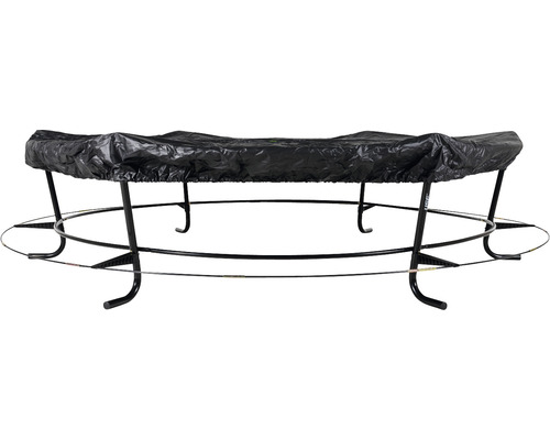 Abgedecktes Gartentrampolin mit schwarzer Schutzplane