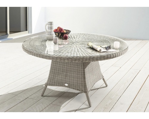 Table de jardin Destiny LUNA Ø120x75cm, avec plaque en verre posée, vintage blanc Table de jardin ronde en rotin avec plateau en verre et vaisselle sur une terrasse