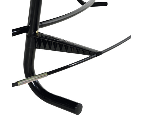 Detailansicht eines schwarzen Schaukelstuhls mit Metallrahmen.