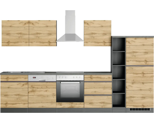 Cuisine avec évier, cuisinière, hotte aspirante et armoires